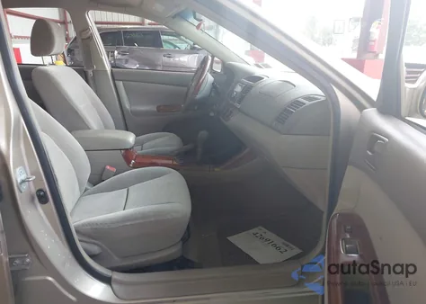 2003 Toyota Camry Le z USA, uszkodzony, nr VIN 4T1BE32KX3U143055